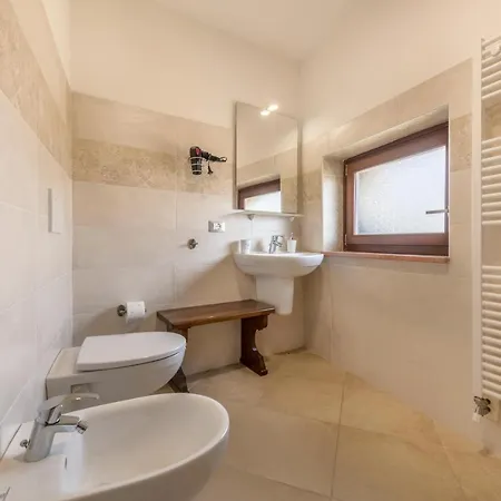 Corte Isabel Piano 2 Garda Apartman